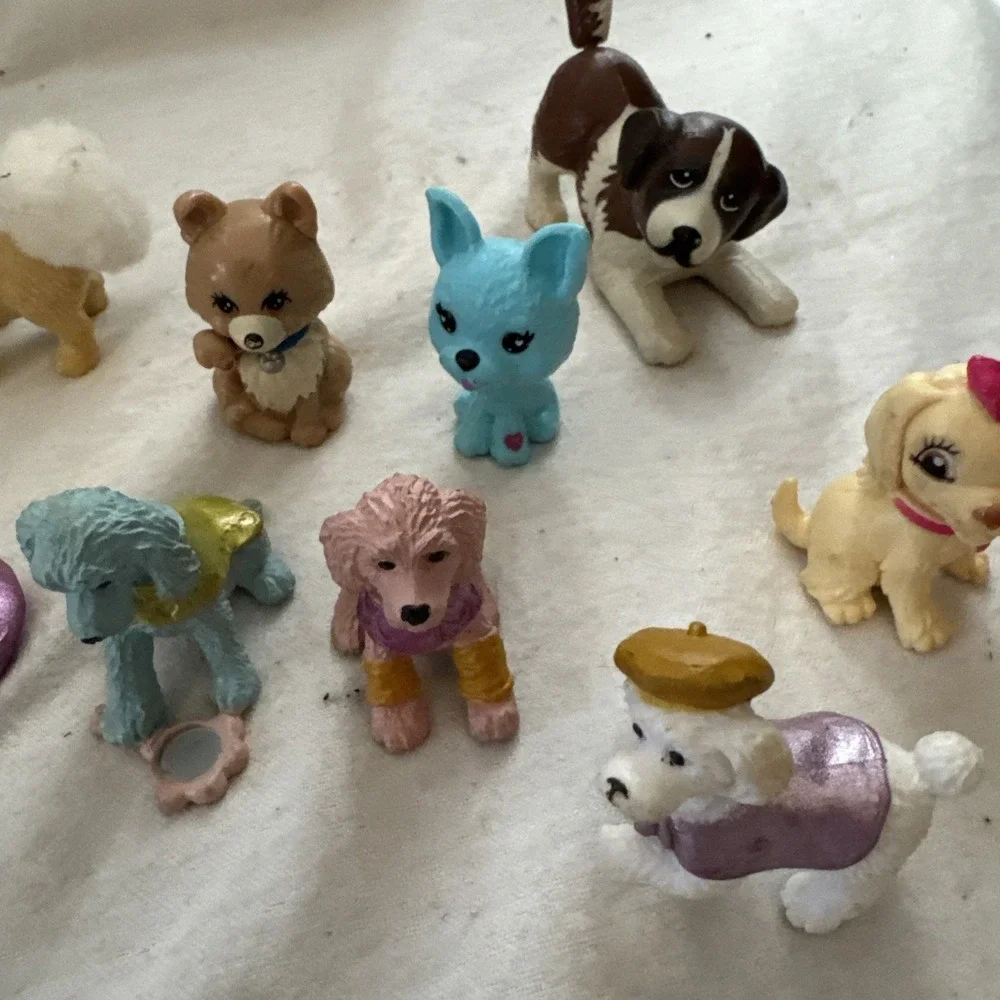 Mixed Lot of 10 Mini Barbie, Puppy In My Pocket Dogs & Cats PVC Plastic Toys